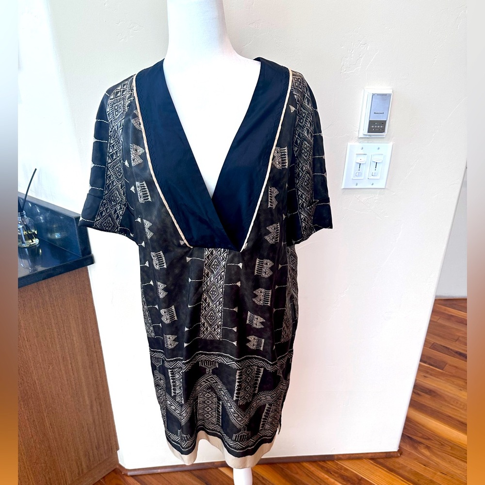 Hoss Intropia silk tunic